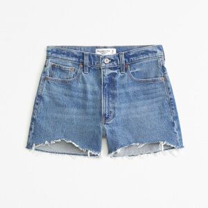 COPY - Abercrombie & Fitch 4in mom short